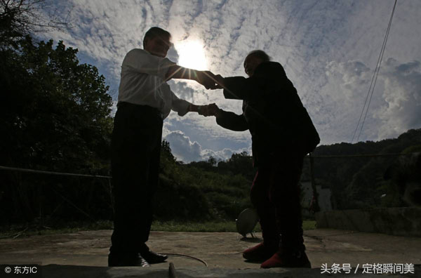dvubb 圖片點擊可在新視窗打開檢視